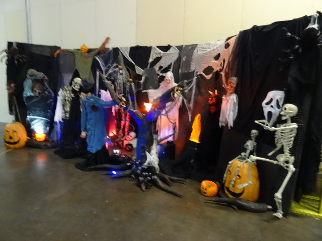 lot 1 image: Halloween Display.