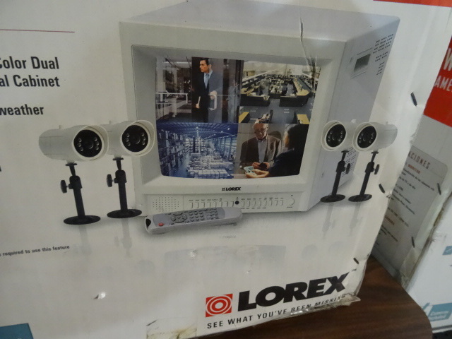 lot 3 image: 14 Color Dual Quad Monitor