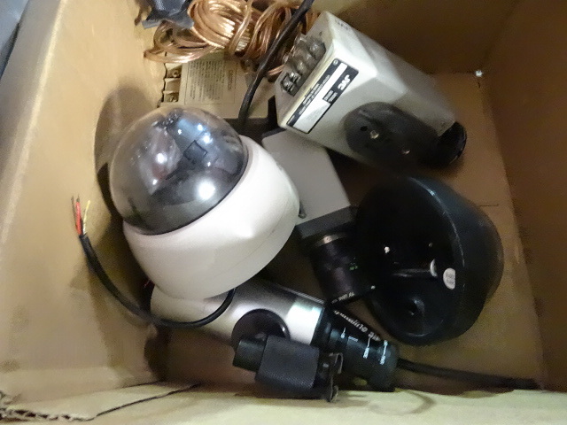 lot 7 image: Misc Security Cameras Qty 6