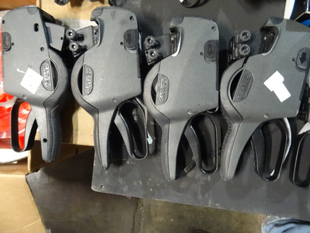 lot 72 image: 4 Garvey Pricing Guns.