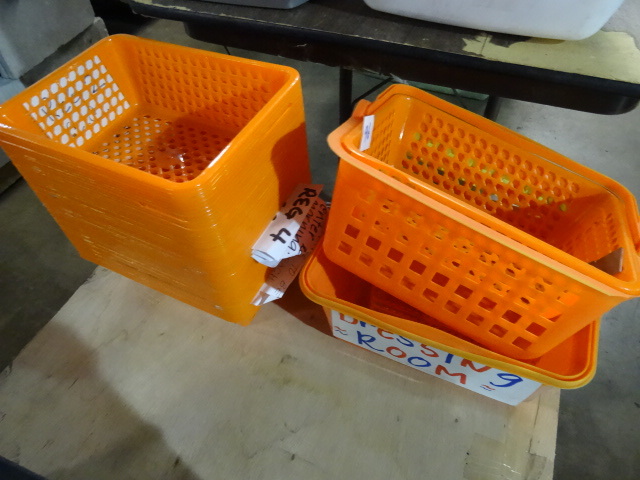 lot 96 image: Plastic Nesting Bins
