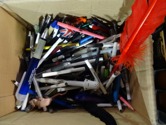 lot 100 image: Box of Misc Pens
