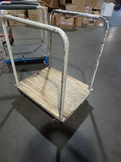 lot 128 image: Panel Cart
