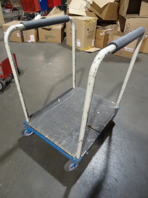 lot 129 image: Panel Cart