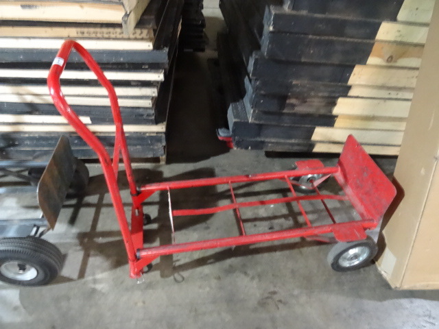 lot 137 image: Convertible 2 Wheel Dolly