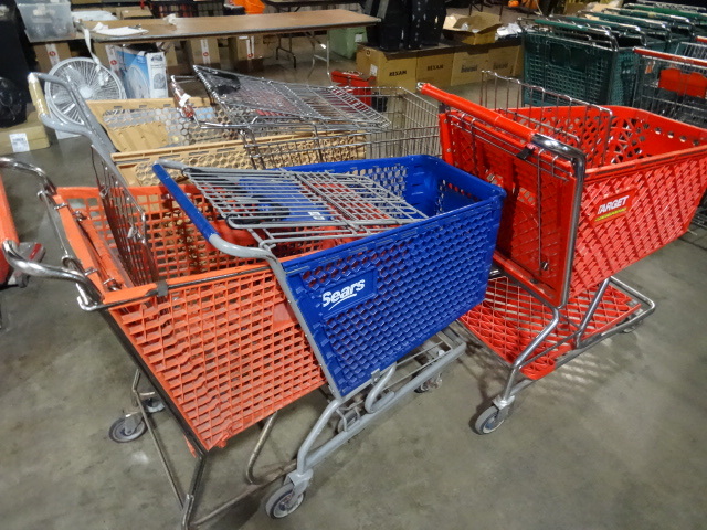 lot 141 image: 5 Full Sized Shopping Carts