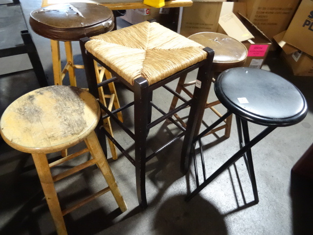 lot 145 image: 5 Misc Stools