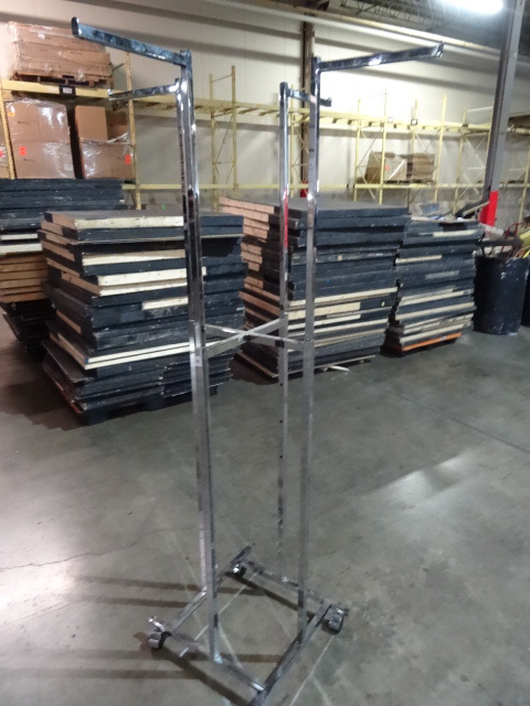 lot 164 image: Retail Clothing Rack On Wheels