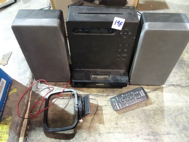 lot 198 image: Sony AM FM Radio and CD Player