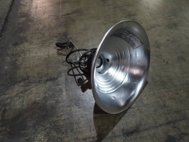 lot 202 image: 4 Clamp on Lights