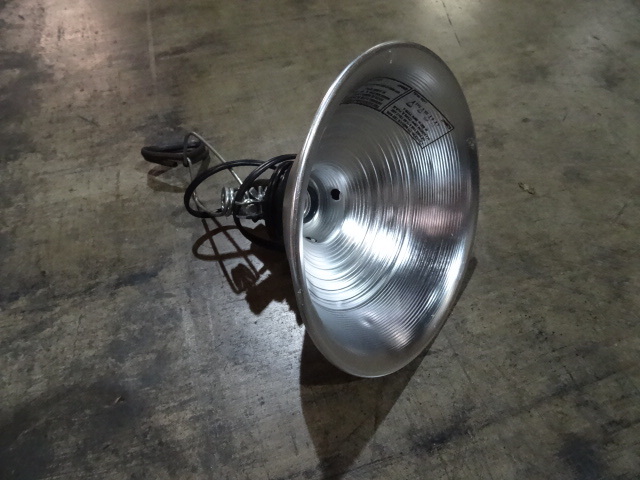lot 204 image: 4 Clamp on Lights