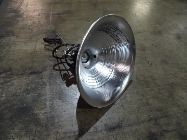 lot 207 image: 4 Clamp on Lights