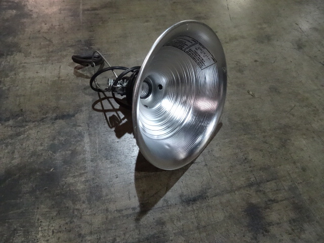 lot 210 image: 4 Clamp on Lights
