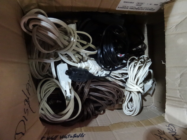 lot 212 image: Misc Extension Cords