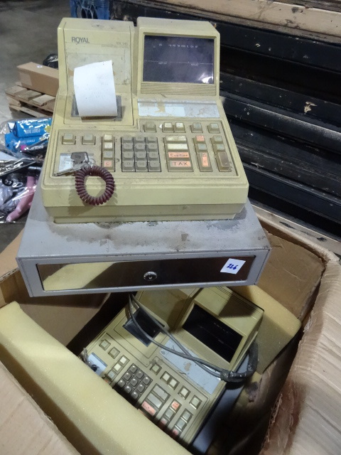 lot 226 image: 2 Royal ER145 Cash Registers