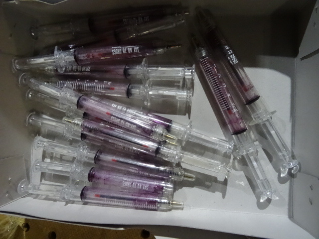 lot 261 image: Syringe Pens