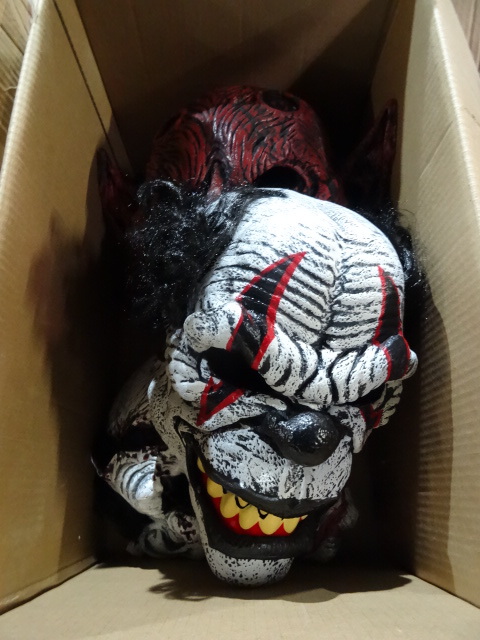 lot 264 image: Foam Masks WRemovable Mouth