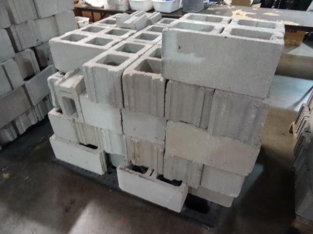 lot 413 image: Concrete blocks.