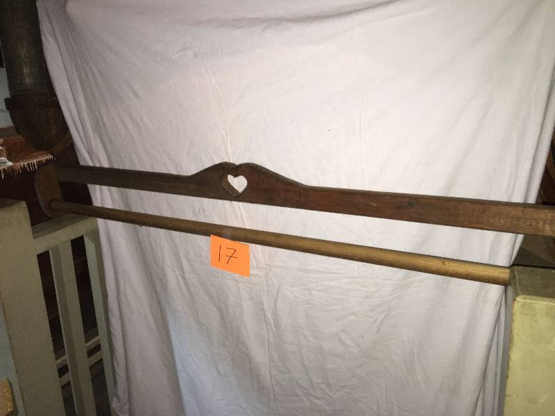 Quilt hanger