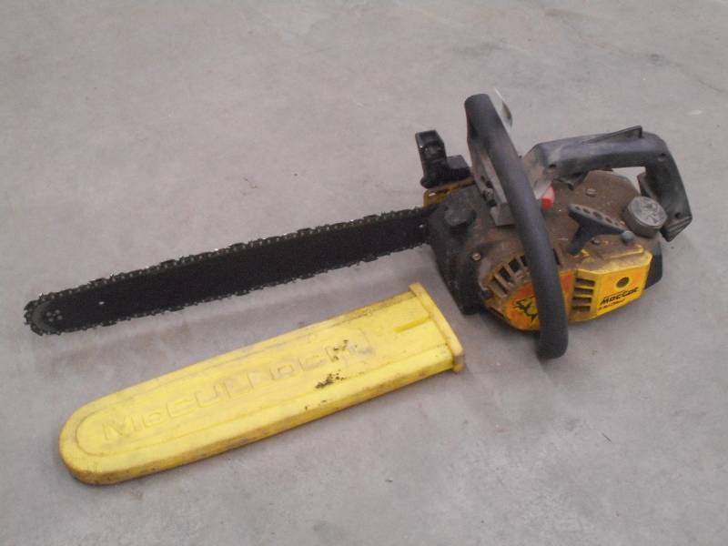 lot 3 image: McCulloch MacCat 18 Chainsaw, Has ...