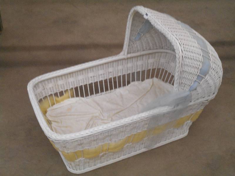 lot 8 image: Wicker Baby Bassinette With Cushion...