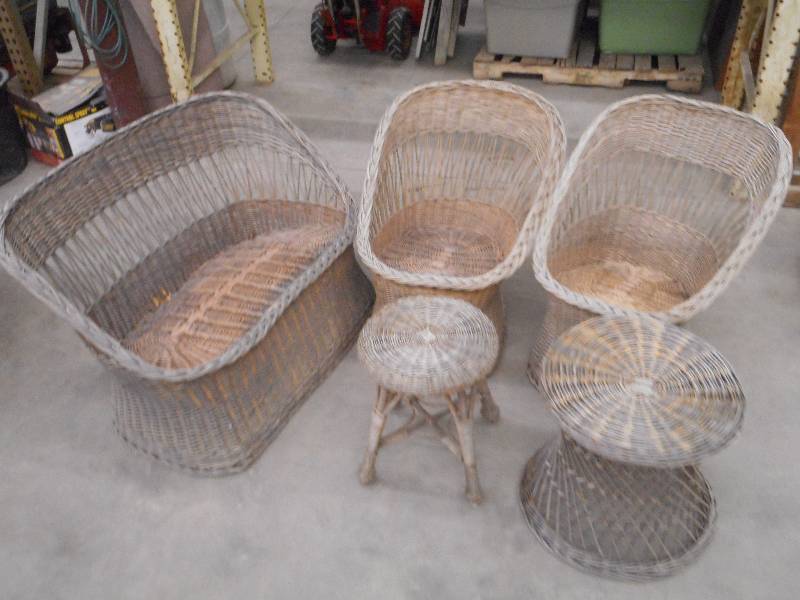 lot 7 image: 5-Piece Wicker Patio Furniture Set,...