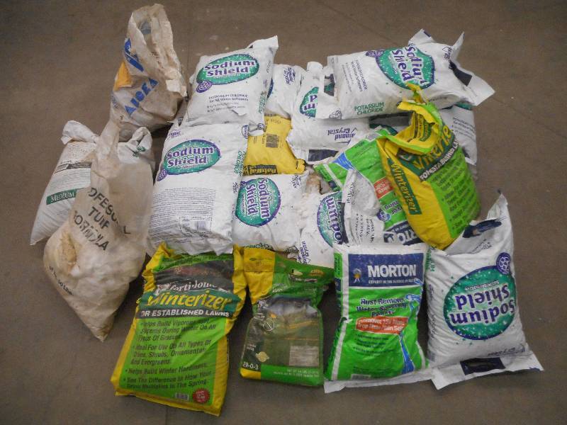 lot 50 image: Pallet Of Assorted Ice RemoverIce ...