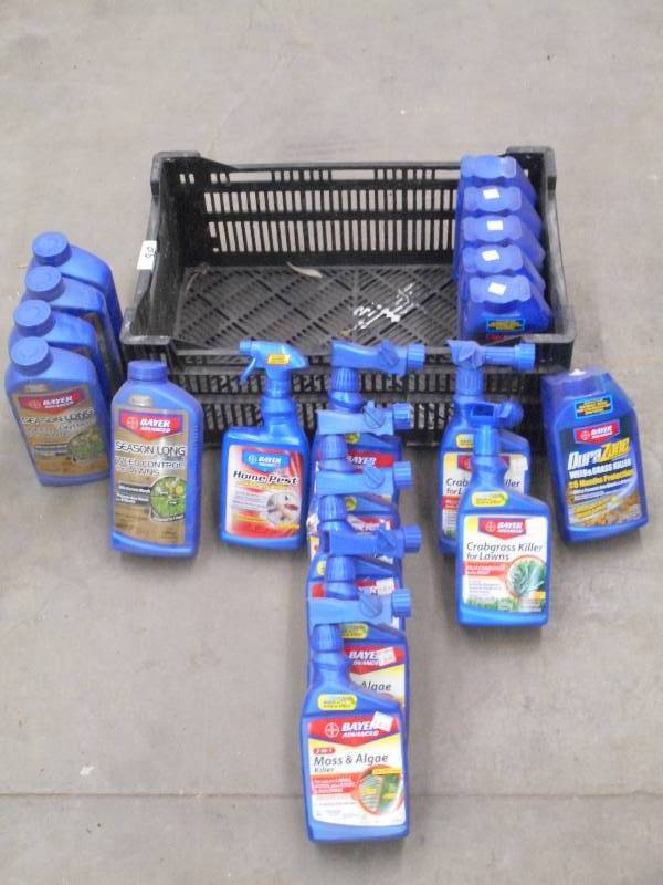 lot 26 image: Tote Of Seaon Long Weed Control, Cr...