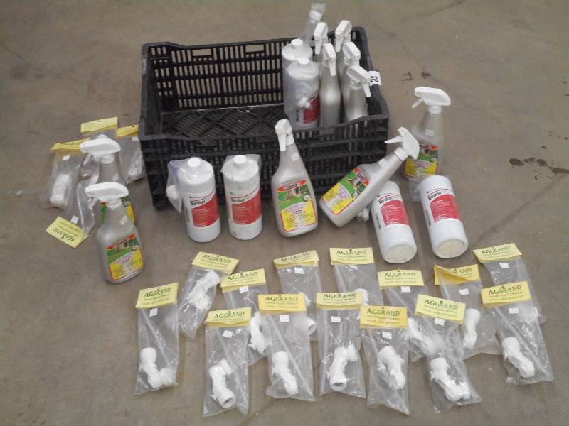 lot 28 image: Tote Of Lawn & Weed Killer, Herbici...