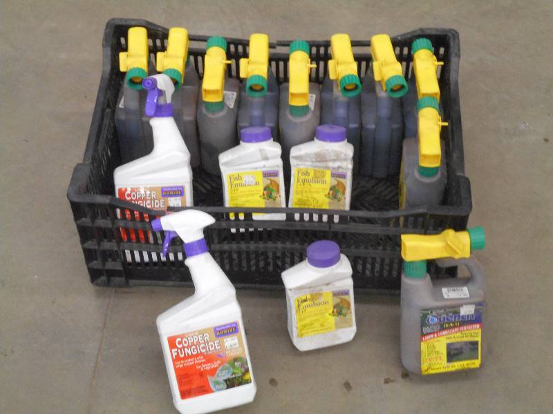 lot 29 image: Tote Of Copper Fungicide, Lawn Fert...