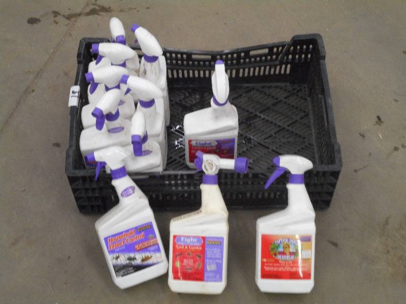 lot 37 image: Tote Of Household Insect Control ...