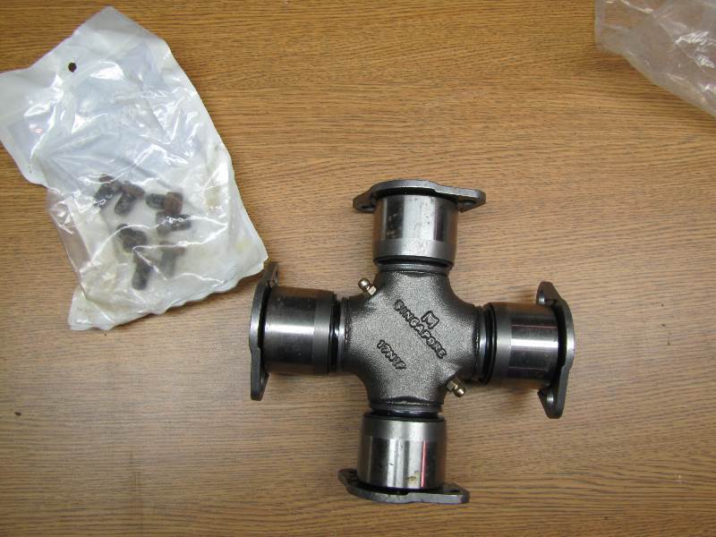 Spicer Universal Joint Semi Truck & Trailer Parts / Misc Truck Parts