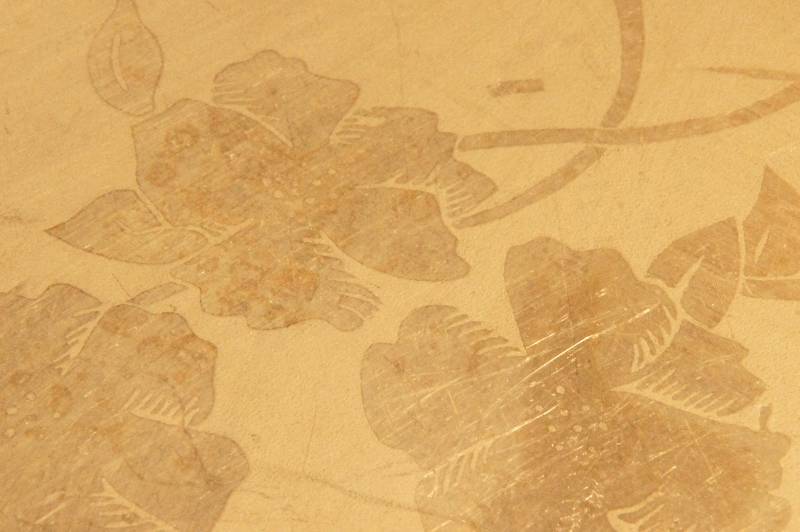 lot 480 image: Vintage Metal Serving Tray with Flowers Scalloped Edge - Approx 14 across