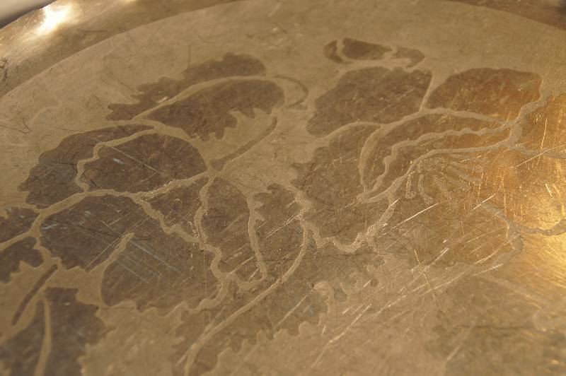 lot 543 image: 1950s Vintage Hand Hammered Aluminum Very Very Large Round Serving Tray Approx 14 34