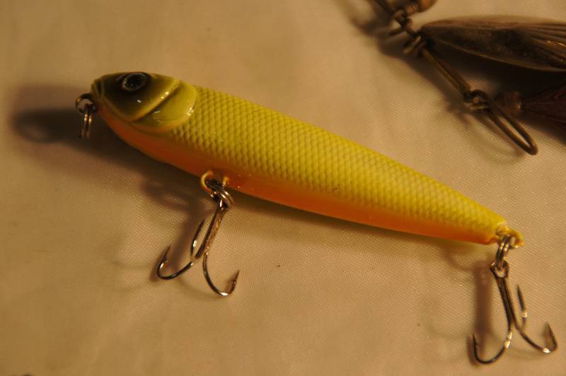lot 572 image: Lot of 10 Fishing Lures