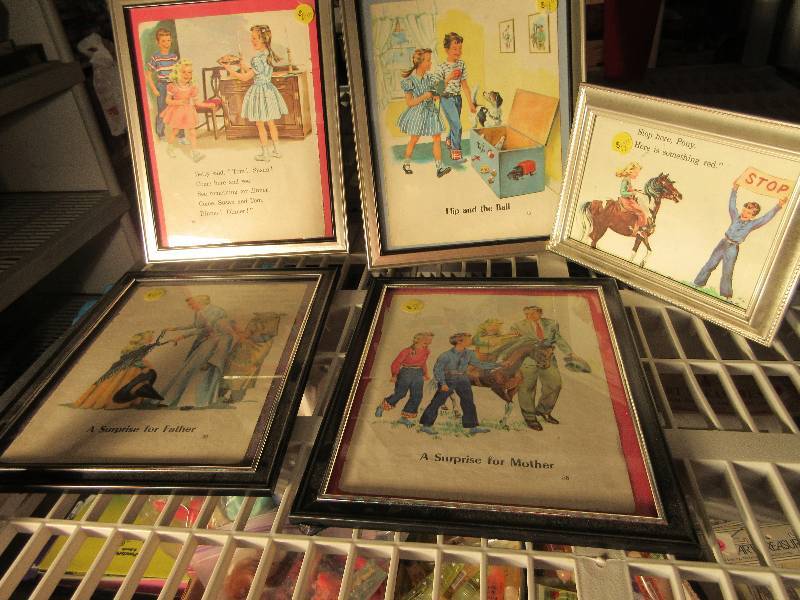 lot 679 image: 5 Vintage Reader Pictures
