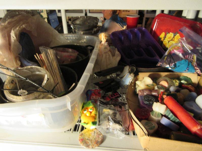 lot 684 image: LARGE LOT MISC