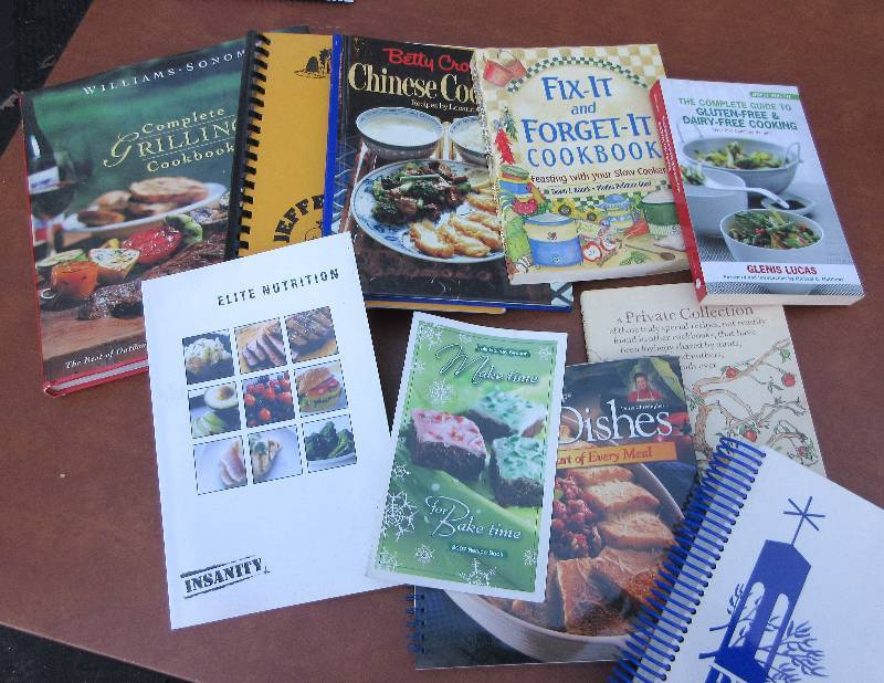 lot 693 image: BOX OF COOKBOOKS