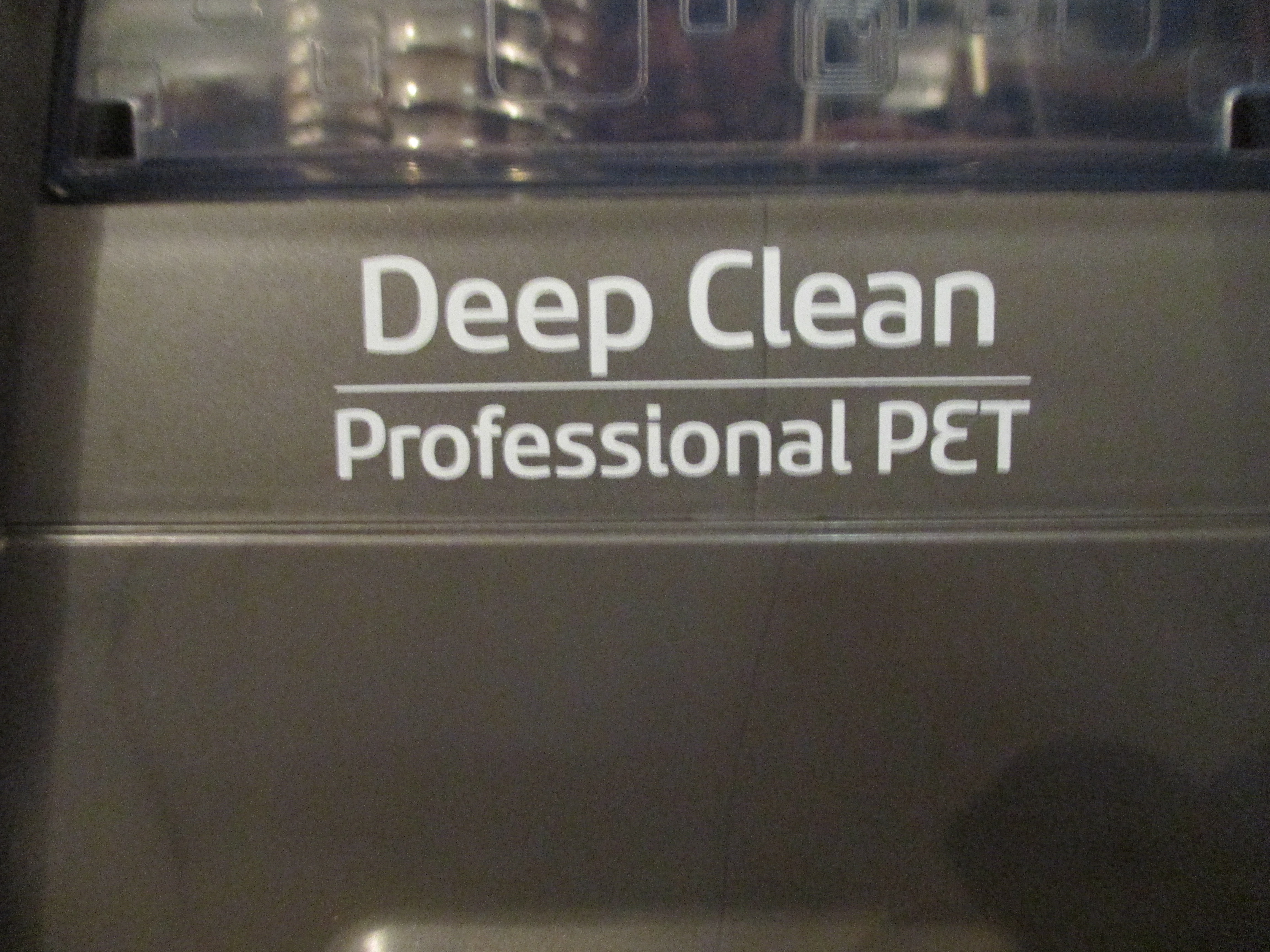 lot 61 image: Bissell Deep Clean Professional Pet