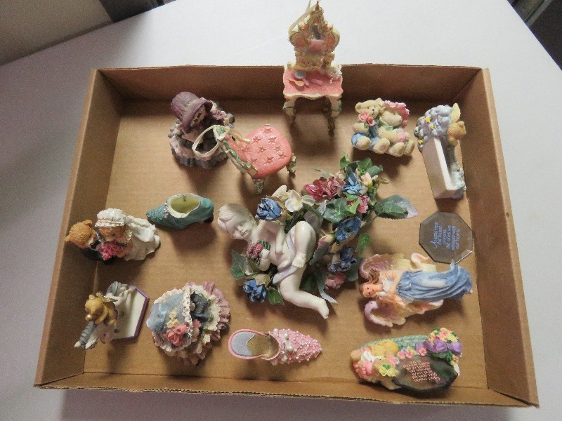 Figurines