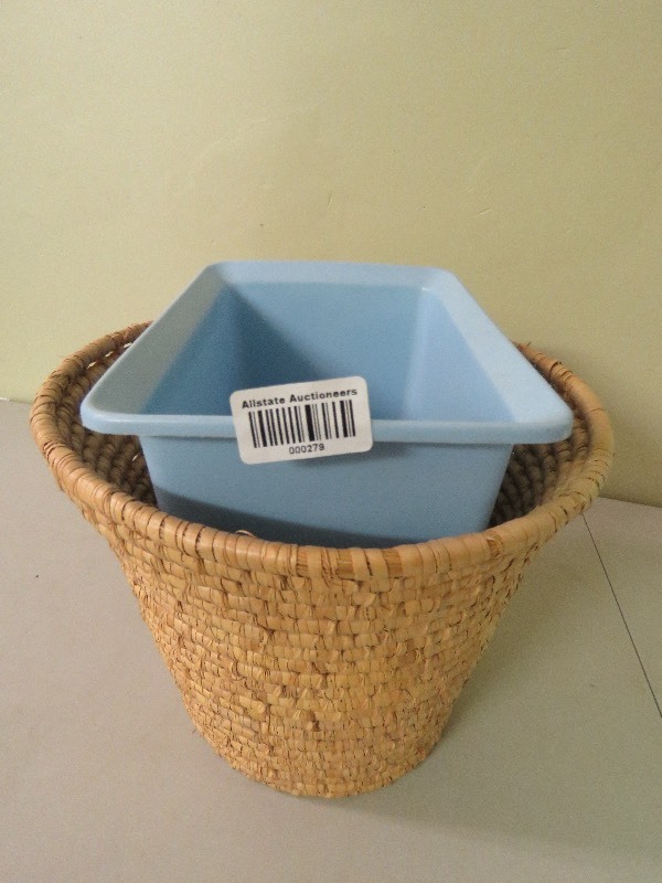 small trash cans