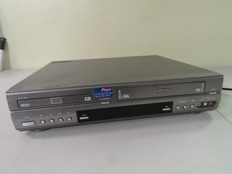 DVDVCR player