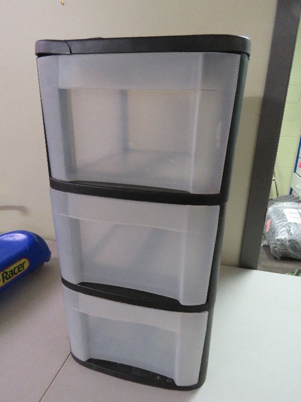 plastic storage drawers