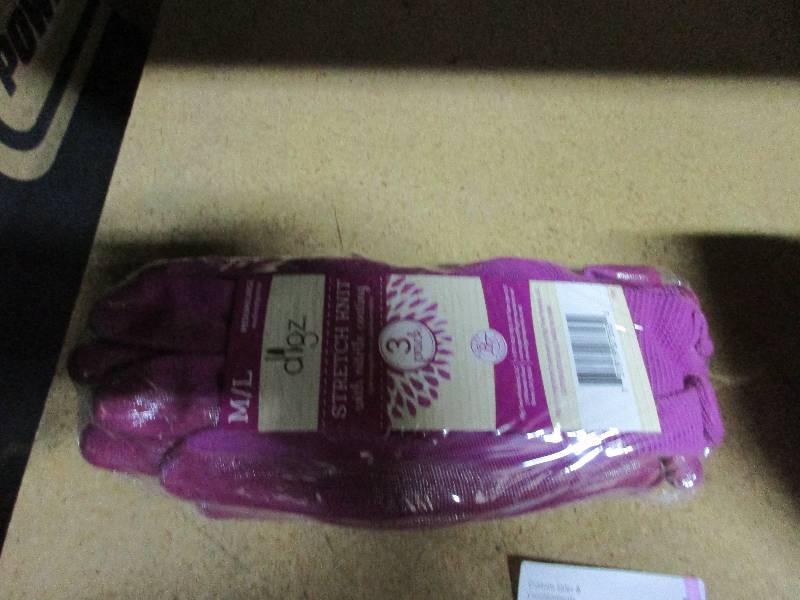 3 pairs of gardening gloves