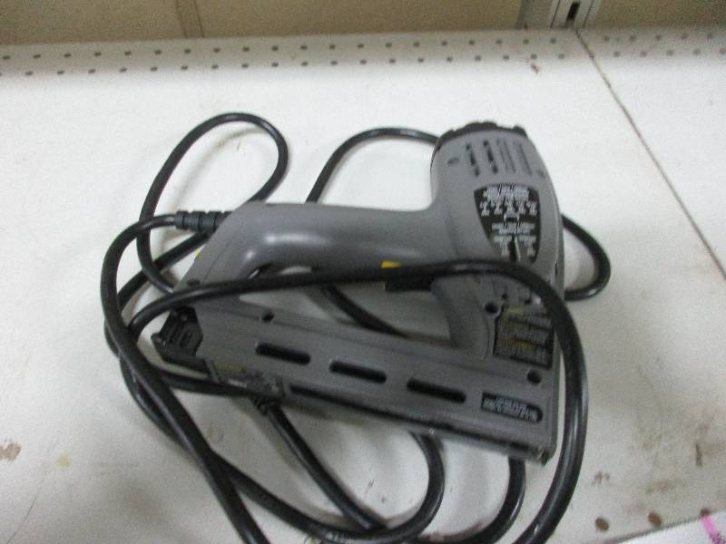 Electric stapler