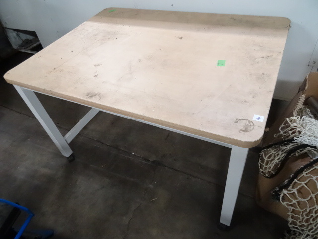 48 X 36 X 28 Metal Framed Table