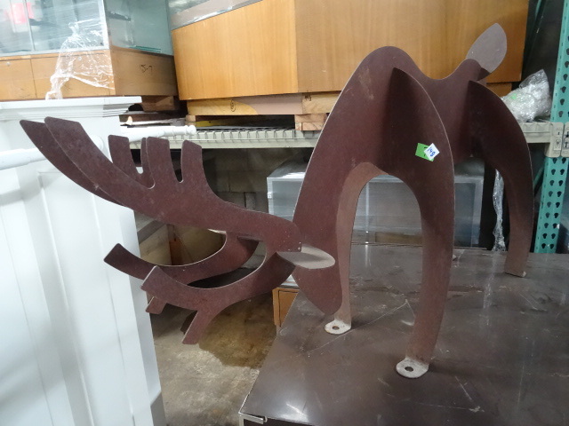 Metal Art Deer, Has Holes in Feet 2