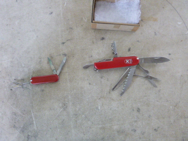 2 Multi Tool Knives