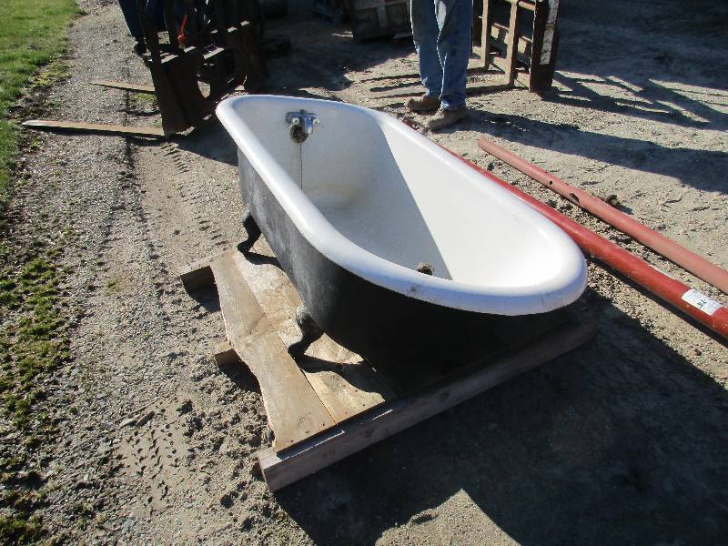 Cast iron tub
