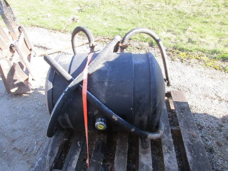 Hydraulic tank